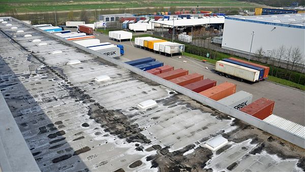 Rungedamm Zentrallager H&M, Hamburg - Kontrolle der Dachflächen 55.000 m²